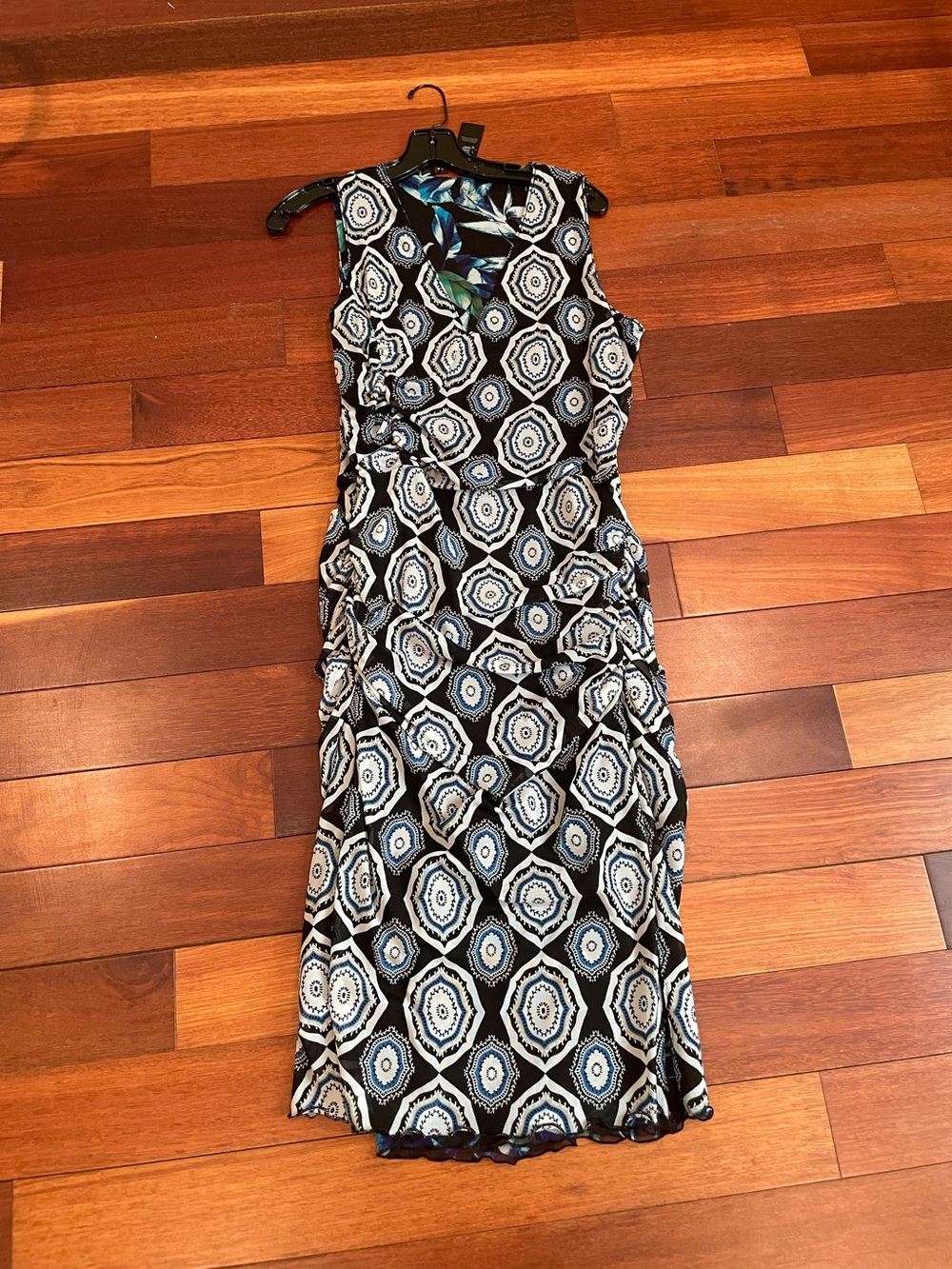 White House Black Market REVERSIBLE Sleeveless Sheath Dress - Picture 2 of 3